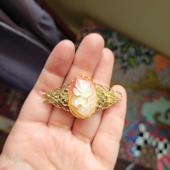 Vintage Ornate Floral Cameo Scarf Clip - Picture 2 of 5